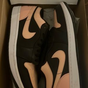Jordan 1 low crimson tint